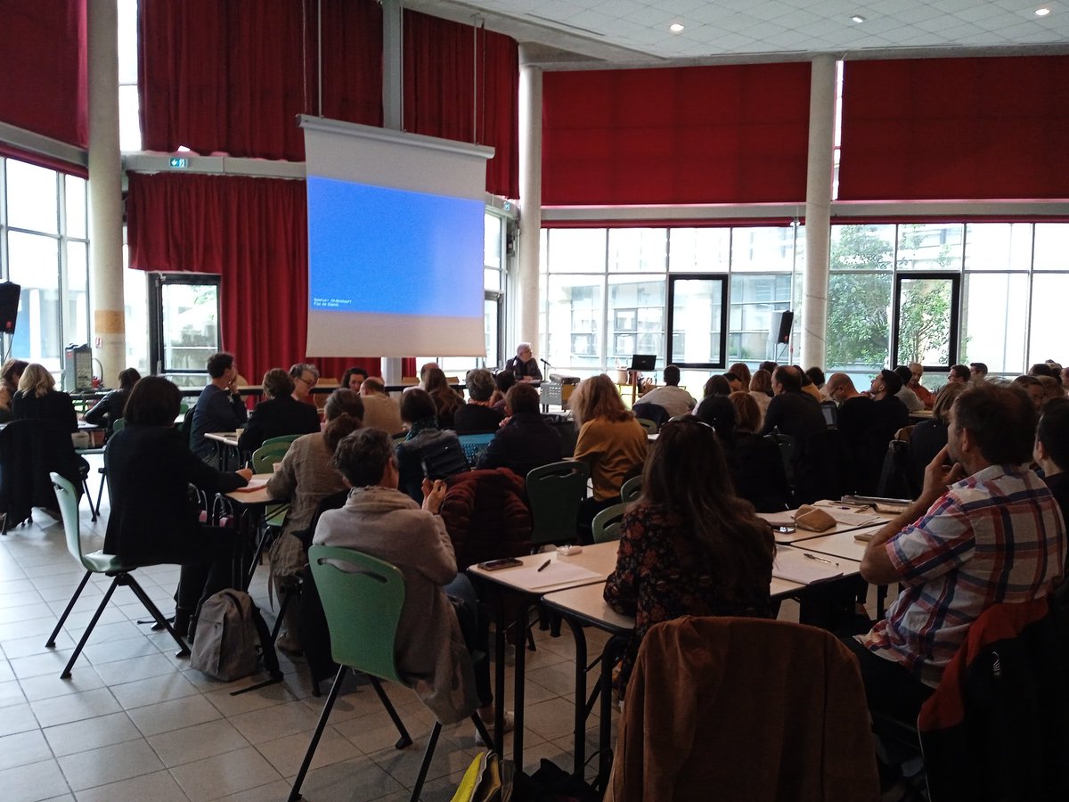 lyceejaydebeau1's tweet photo. Séminaire "Formation de formateurs" a Jay ce jour au titre de l Ecole Académique de Formation Continue pour la Dordogne. Recenser,répondre, aux besoins de formations au sein des établissements et des territoires. https://t.co/OvOIKwXIIm