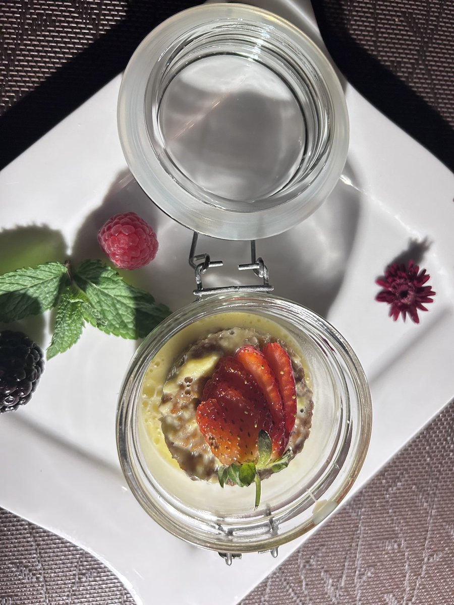 kerryndut's tweet photo. Dinner for Royalty. @WhiteLionLodge 🤤 https://t.co/GCn4zzNS7u