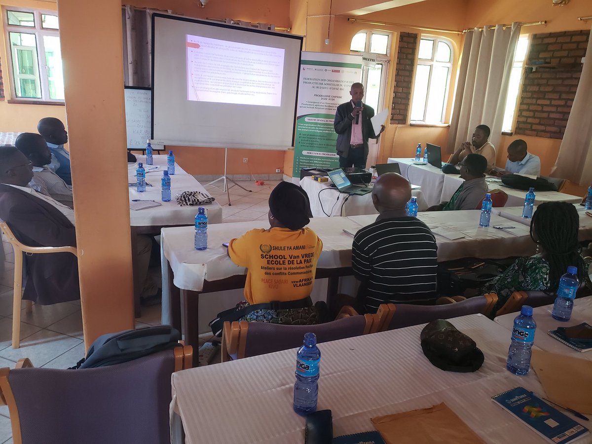 EkagriSarl's tweet photo. La #Fopac Sud Kivu et ses partenaires en réunion du conseil de capitalisation et de suivi. Plusieurs organisations paysannes venues de Walungu et Kabare sont présentes. Les partenaires @LouvainCoo , Oxfam, @agricongo ... Sont de la partie.
@Agripool_advice @ATARDC @aIiyahmira https://t.co/P216gRVA36