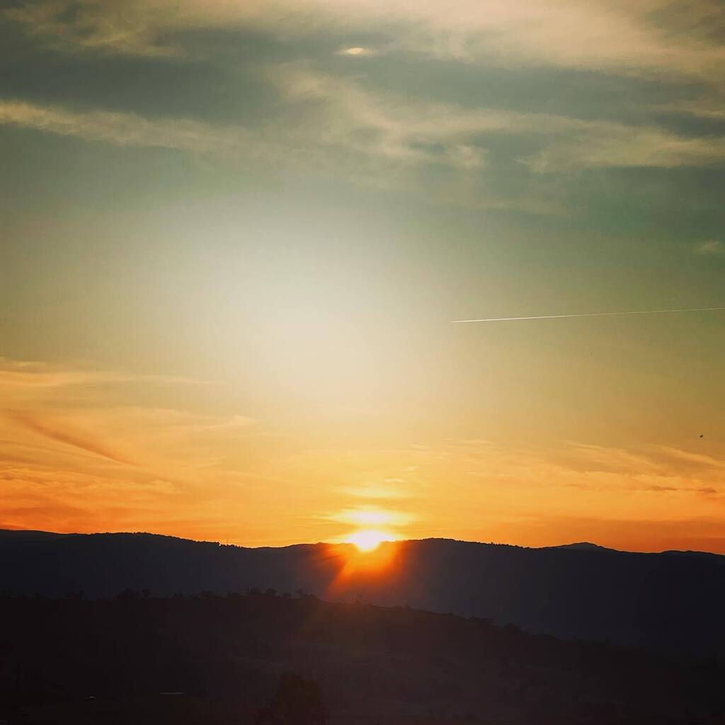 LakeCrackenback's tweet photo. They shall grow not old,
as we that are left grow old;
Age shall not weary them,
nor the years condemn.
At the going down of the sun
and in the morning
We will remember them.

We will remember them
Lest we forget https://t.co/5gJLZh44gb https://t.co/hC9Mox6Kp9