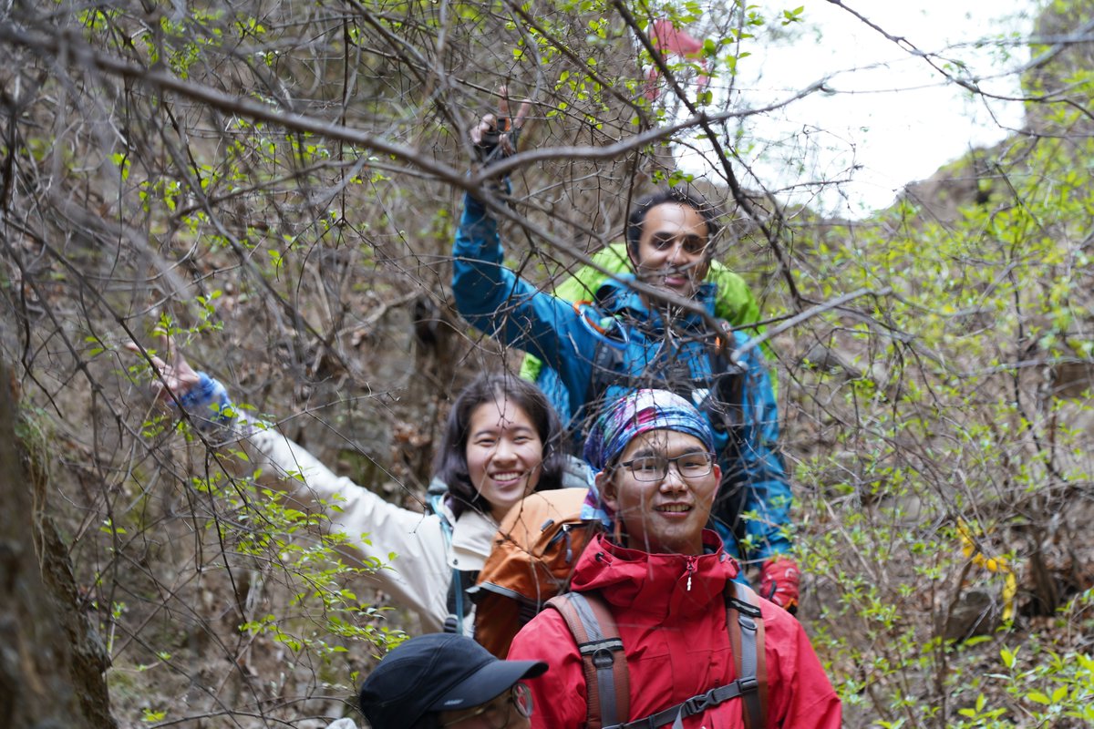 PKU1898's tweet photo. Last weekend, #Pekingers from the #Mountaineering Association of #PKU (#MAPKU) went on a thrilling two-day #hiking🥾 and #camping🏕 expedition in the Long Men Jian Mountain, creating lasting memories with friends from diverse majors, interests and cultures! 🌱🌼 https://t.co/CxGSpf1jzN