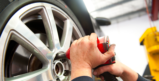 OakcroftGarage's tweet photo. At Oakcroft #Garage, we have been supplying #Car #Tyres since 1988, thus have lots of knowledge when it comes to replacements.

Our professional team of #mechanics can replace tyres for all makes and models at a competitive price.

https://t.co/WBLGAvQTHU

#London #Surrey #Garage https://t.co/dIvrixqSyg