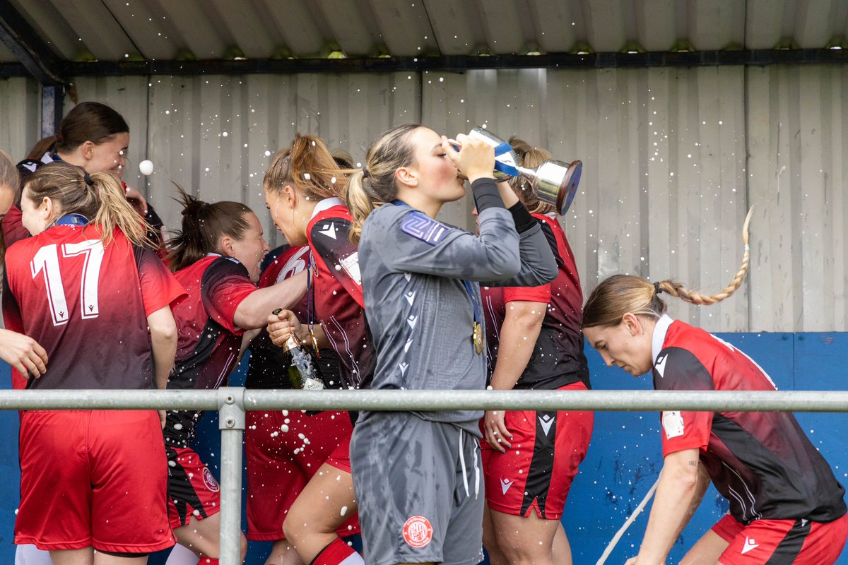 StevenageFCW's tweet photo. 🏆 𝘾𝙚𝙡𝙚𝙗𝙧𝙖𝙩𝙚 𝙂𝙤𝙤𝙙 𝙏𝙞𝙢𝙚𝙨 … we think we’ve kept you waiting long enough - so have a celebrations photo dump 🥳🏆🍾 #TogetherForBoro 🔴⚫️

📸: @EdwardPayne22 https://t.co/MA0xtYH2kl