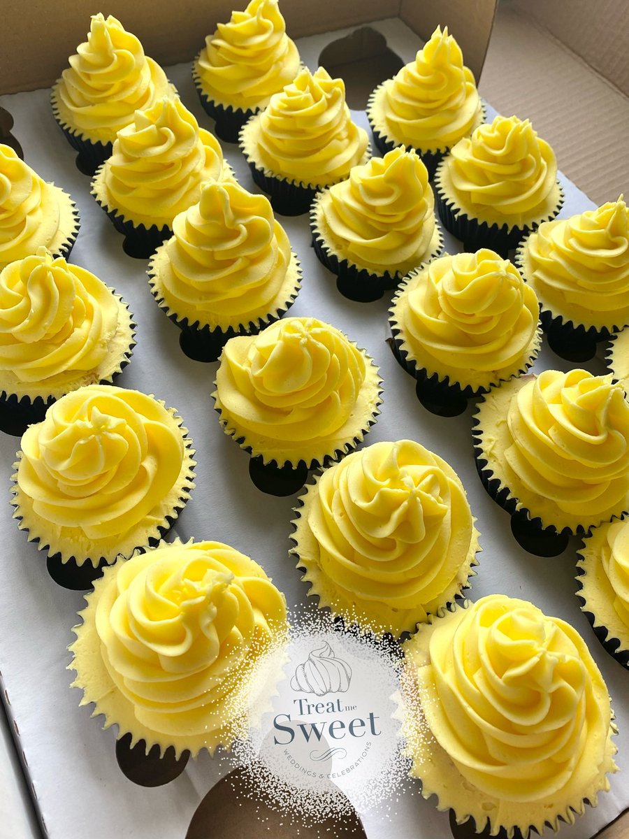Simple yellow cupcakes 💛🧁
