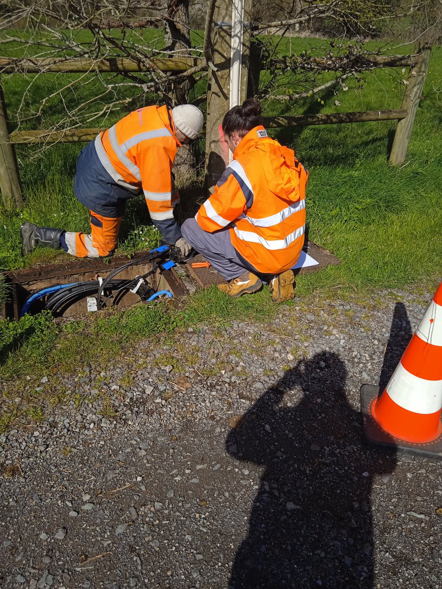La semaine passée, les équipes de <a href="/OMTHD/">Orne Département Très Haut Débit</a> et <a href="/ConstructelC/">Constructel</a> ont effectué des contrôles terrains dans la commune de Vimoutiers. Comme à l'habitude, nos infrastructures étaient en bon état et bien entretenus. Merci pour votre excellent travail ! #Infrastructures #Maintenance