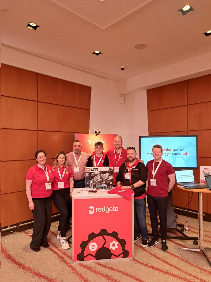 _jemmahunter's tweet photo. Redgate's ready for day 2 of @devops_con ๐ช๐
@redgate #devopscon #devopsconlondon #redgate https://t.co/UViK1hoTPL