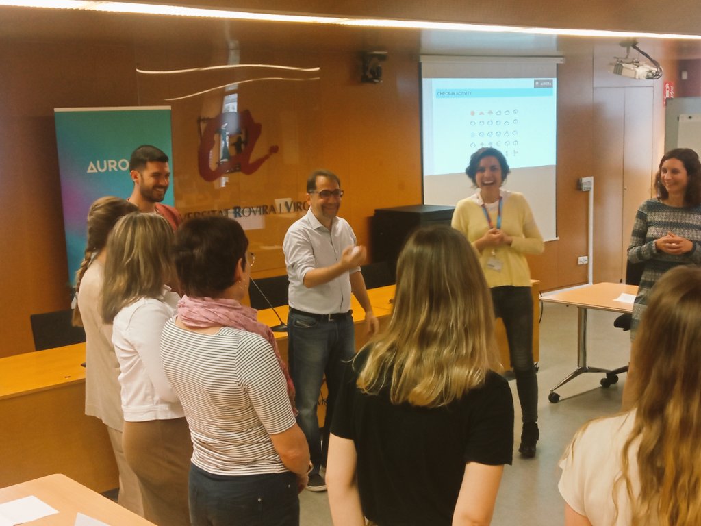 Warming up for the 2nd day of the #AuroraURVStaffWeek 💪 A great week packed with key internationalisation topics &amp; training sessions is ahead of us! Thanks to all the <a href="/aurora_org/">Aurora</a> participants for joining us 🤗