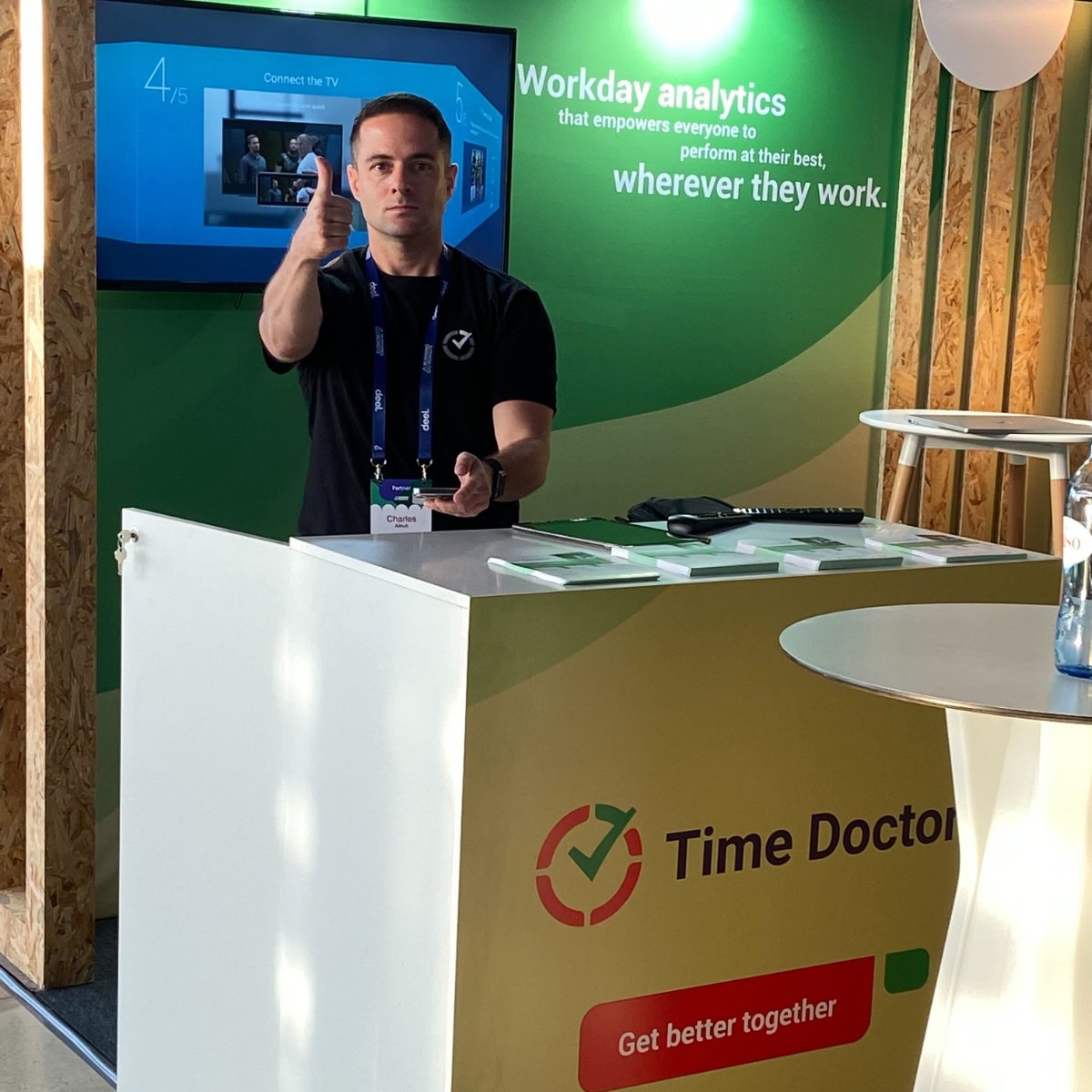 ManageYourTime's tweet photo. Seize the opportunity to chat with remote work experts and learn how Time Doctor can boost productivity and bring your virtual team closer together at @runningremote Conference! 💻🌍
#TimeDoctor #RunningRemote #RemoteWork #Productivity #Conference #VirtualTeams #EmpowerRemoteWork https://t.co/ysRtsR7YnX