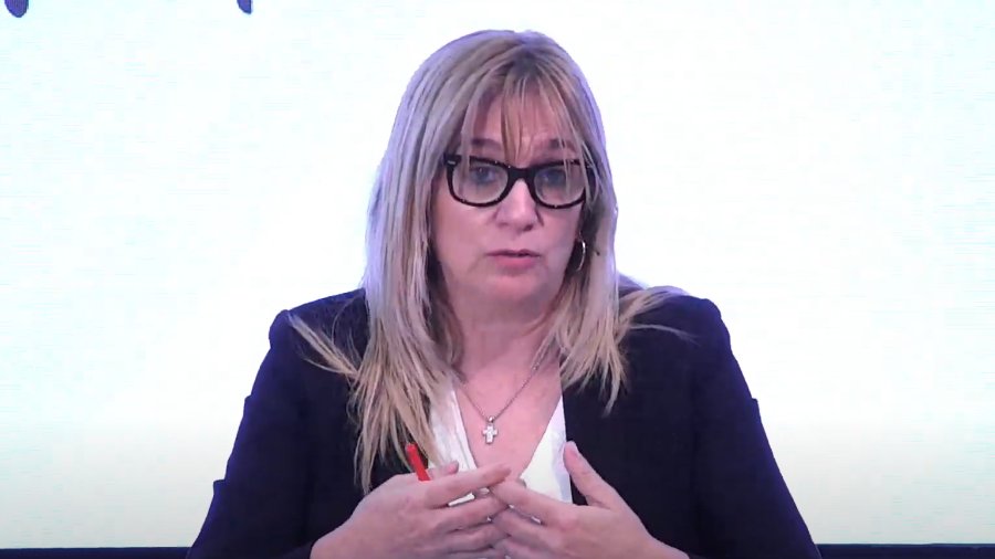 pacientesPOP's tweet photo. 🗣️ @anaprietonieto, Portavoz de Sanidad de @gpscongreso, sobre la sanidad autonómica

"La cartera común de servicios del sistema nacional de #salud es esencial para garantizar la equidad en el acceso a prestaciones sanitarias"

▶️https://t.co/tARsOlGuoP

#DesayunosPolíticosPOP https://t.co/FYS6NdTrjQ