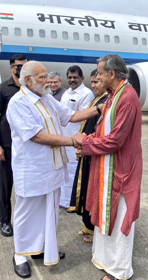 PoddarVaishali's tweet photo. Creative caption will be rewarded 😅 https://t.co/MrN5gOJETi