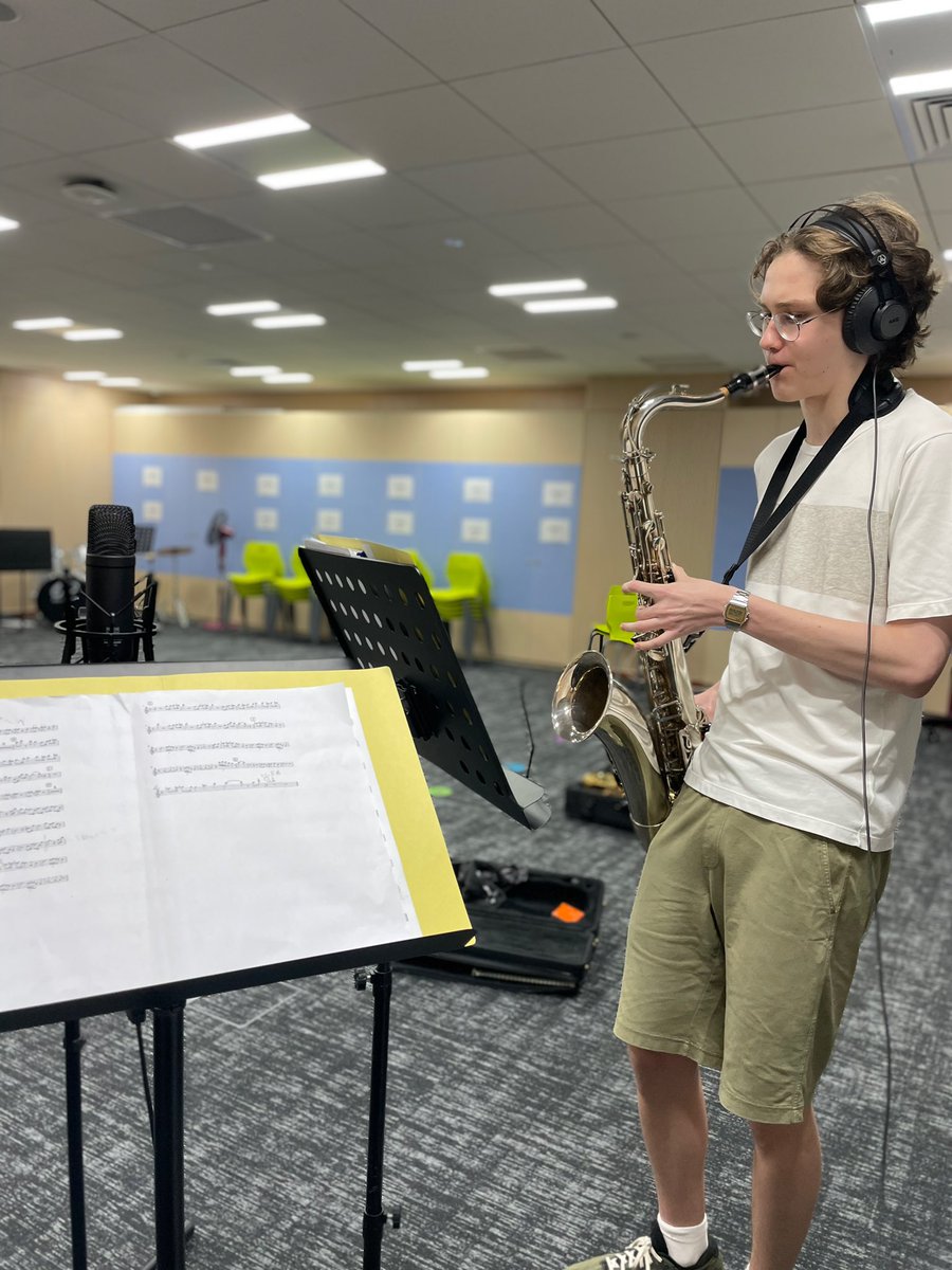 NLCS_Singapore's tweet photo. Last week we had pleasure of watching @ChrisKoelma work his magic with NLCS students on music editing and recording! There's nothing more inspiring than seeing young musical talent being nurtured. Can't wait to see what they create next! 🎶🎤 #NLCSSingapore #NLCSmusic https://t.co/I3f3VvJjl5