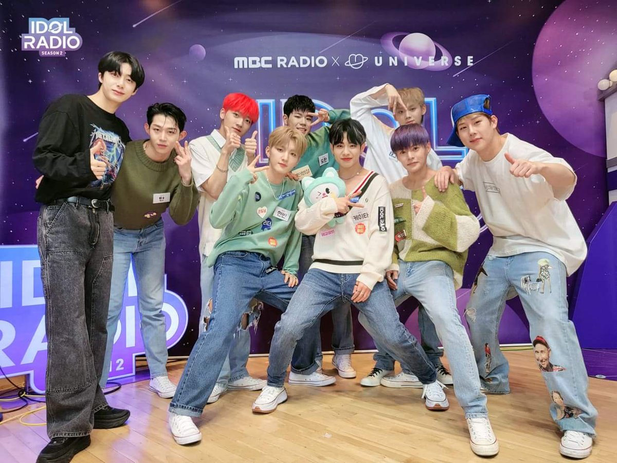 honeybunchkeita's tweet photo. ciipher crumbs with kpop idols/being the biggest social butterfly  — a very long 🧵 part 1 https://t.co/I6zMFevrAA