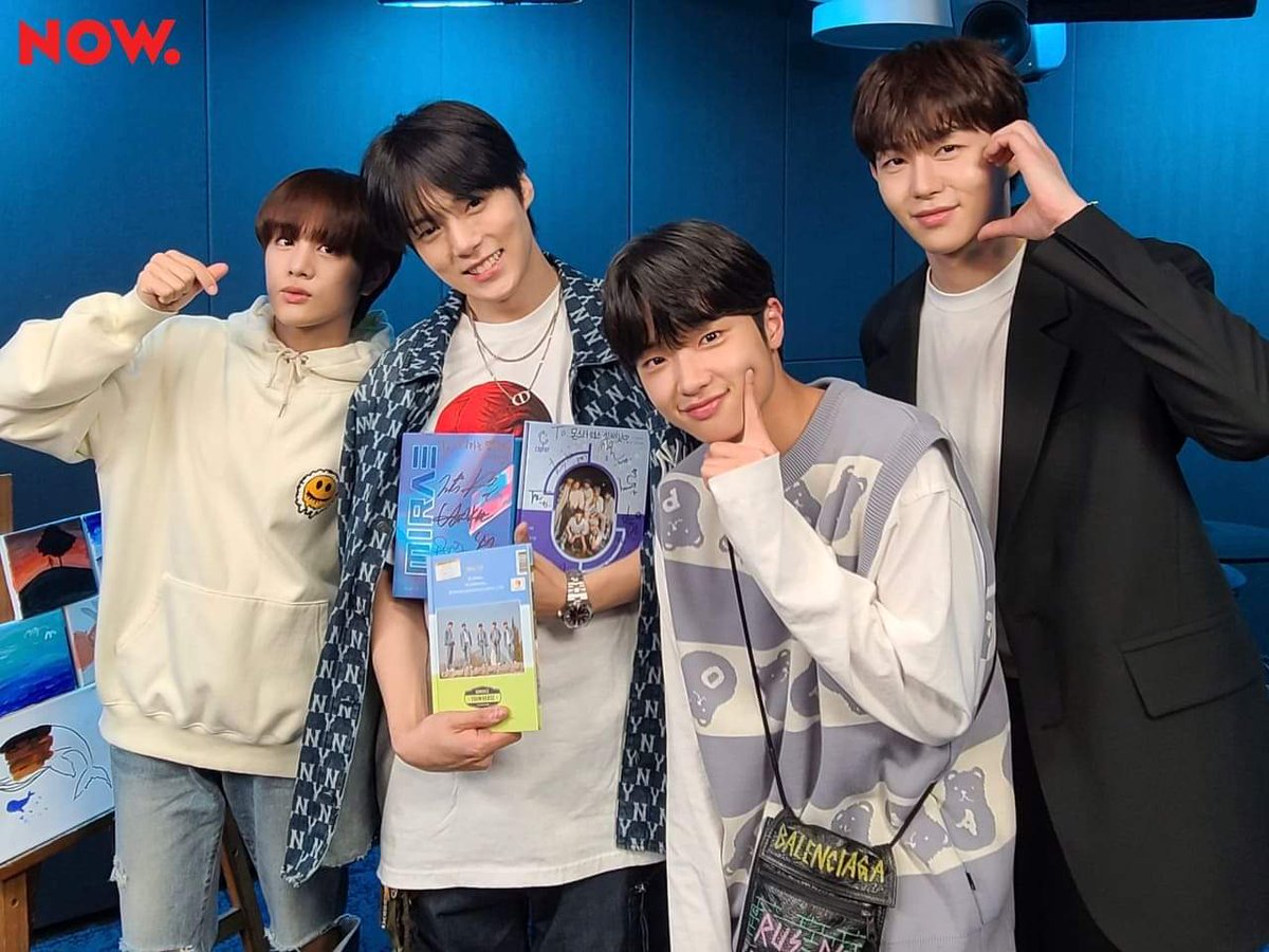 honeybunchkeita's tweet photo. ciipher crumbs with kpop idols/being the biggest social butterfly  — a very long 🧵 part 1 https://t.co/I6zMFevrAA