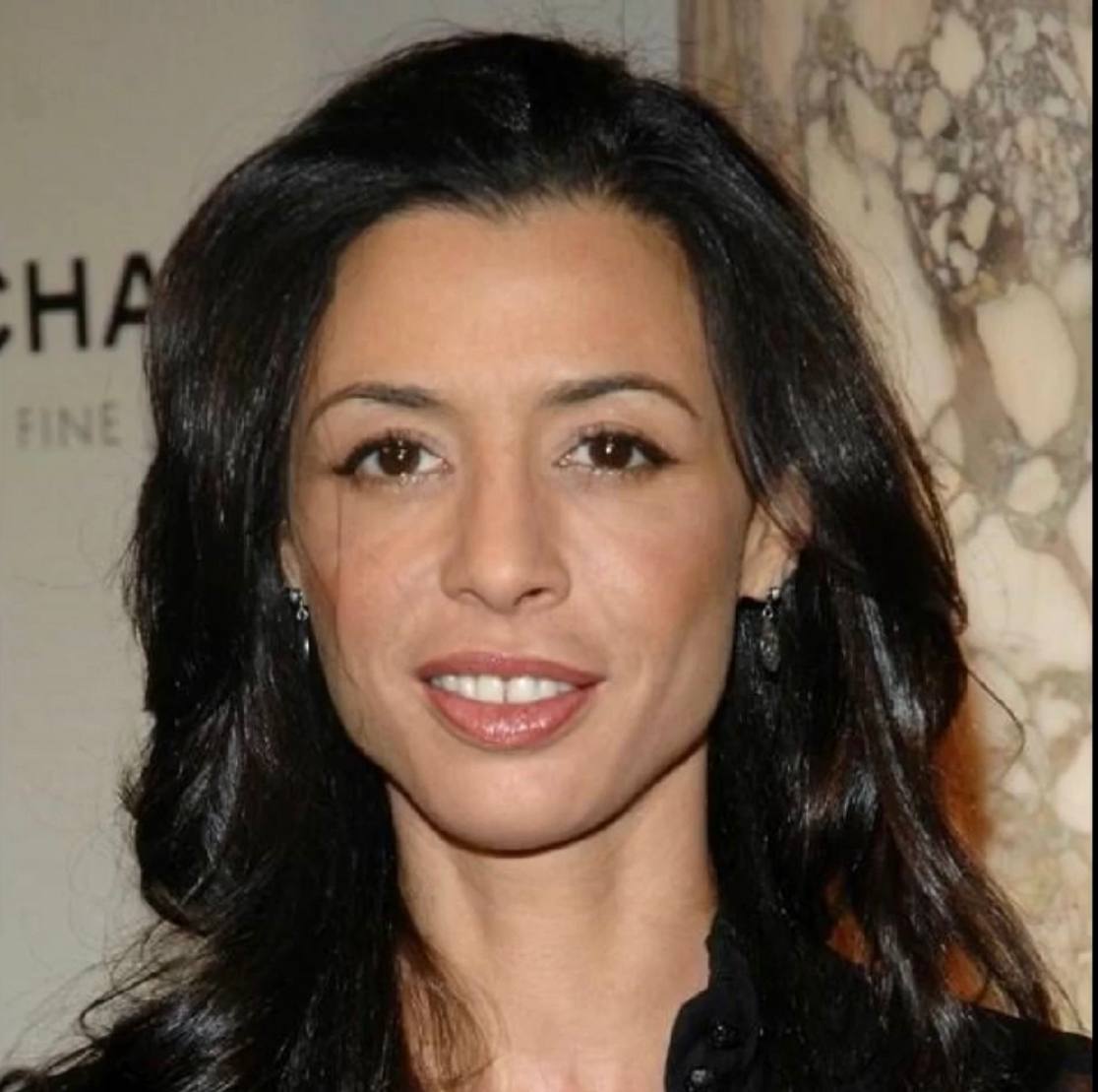 YvesUitGent's tweet image. Let’s take a look at the WOMEN in Robert De Niro’s life. 
His adopted daughter Drena👀

The entire family is twisted, surrogates, homosexuals, you name it. 
Ex gf Toukie Smith

Grace “Hightower” the name couldn’t be any more perfect.

The entire family, inverted #Luciferians.