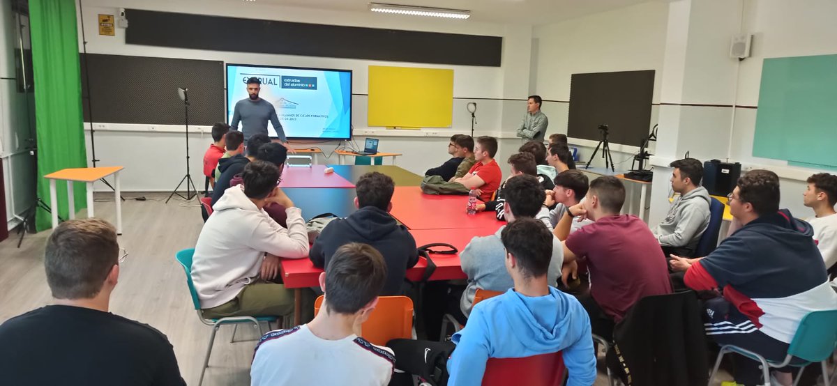Dentro de la semana de FP, nuestros alumnos de Soldadura, Mecanizado y Mantenimiento asisten a una charla impartida por la empresa <a href="/extrual/">Extrual S.A.</a>  sobre la tecnología de extrusión de aluminio.
Muchas gracias por vuestra ayuda 👏👏👏