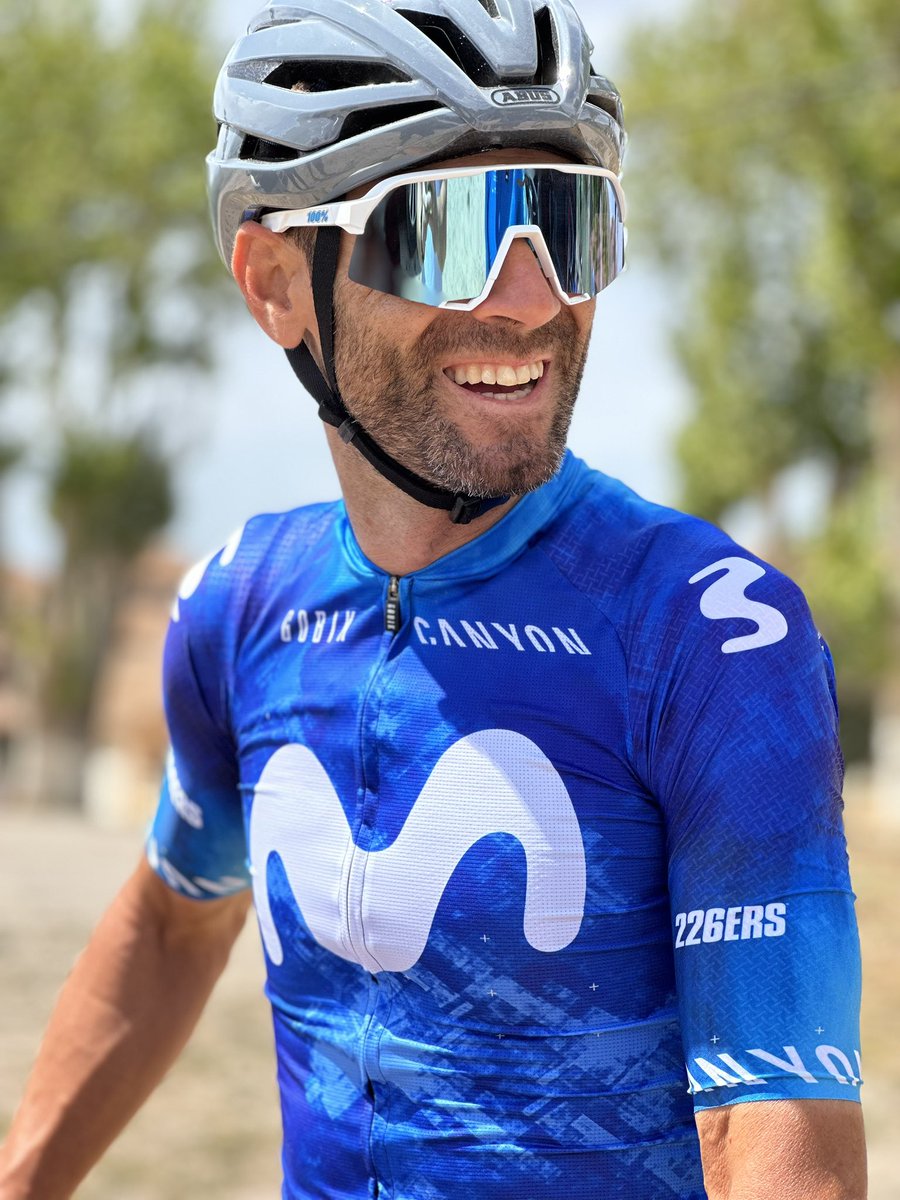 Felicidades al más grande.

Gracias por existir, <a href="/alejanvalverde/">Alejandro Valverde</a>.

#RodamosJuntos