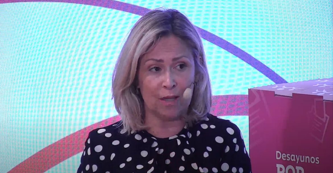 pacientesPOP's tweet photo. 🗣️@carinaescmanero, presidenta de @pacientesPOP

"Tenemos a muchos #pacientes sin el seguimiento que deben"

"Muchas #PersonasMayores en situación de soledad y de pluripatología, especialmente mujeres de más de 80 años"

#DesayunosPolíticosPOP

▶️https://t.co/tARsOlGuoP https://t.co/uoilmZ4w3N