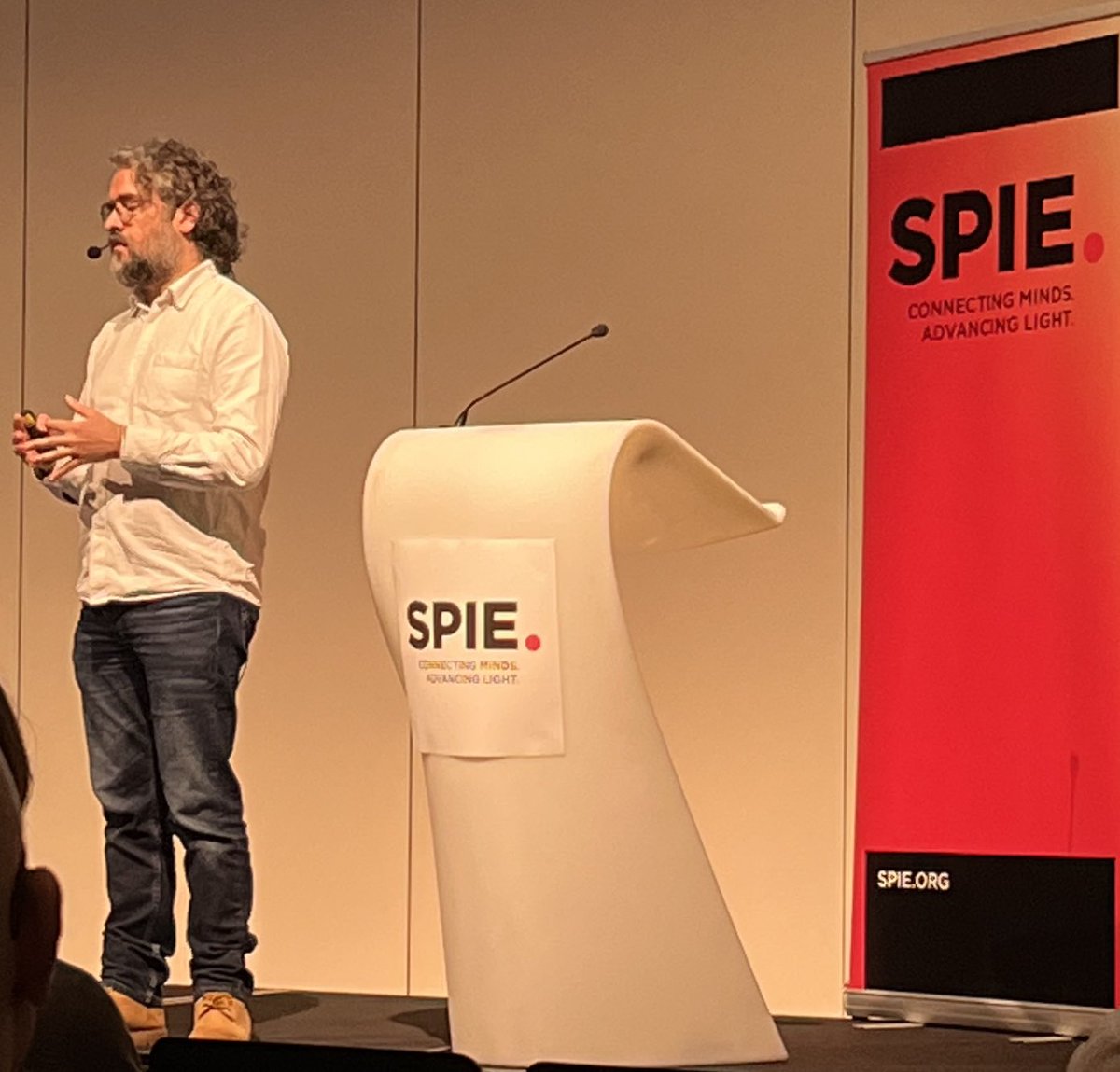 The role of deep learning in digital microscopy is the subject of the plenary talk by Giovanni Volpe ⁦<a href="/VolpeResearch/">Giovanni Volpe</a>⁩ ⁦<a href="/uniofgothenburg/">Uni of Gothenburg</a>⁩ at the Tuesday plenary session ⁦<a href="/SPIEtweets/">SPIE</a>⁩ #SPIEOptoelectronics. Very nice introduction to the topic by Giovanni!