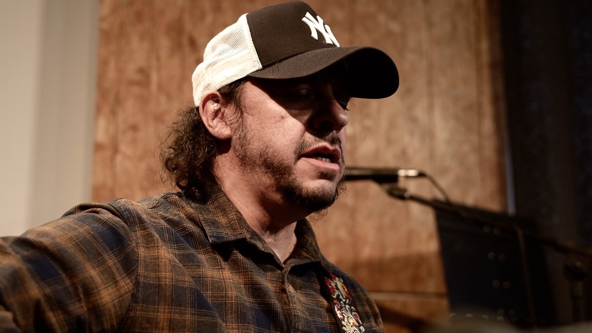 Esta semana en <a href="/BacklineR3/">Backline | Radio 3 Extra</a> de <a href="/alfredoarense/">Alfredo Arense</a> se pasa Luis Brea para hablarnos de su nuevo disco; Corazón azul:

rtve.es/play/audios/ba…