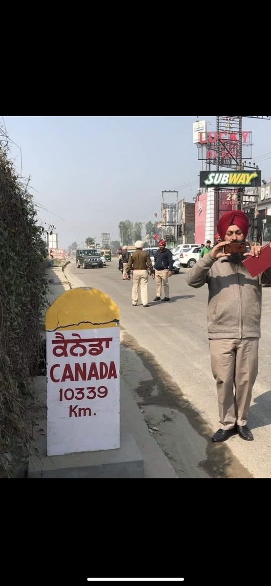 Bhutoria's tweet image. #subway aur sab ka way !! 
Lol funny and unreal!! 
#funtweets 
#CanadaNews 
#canada 
#india