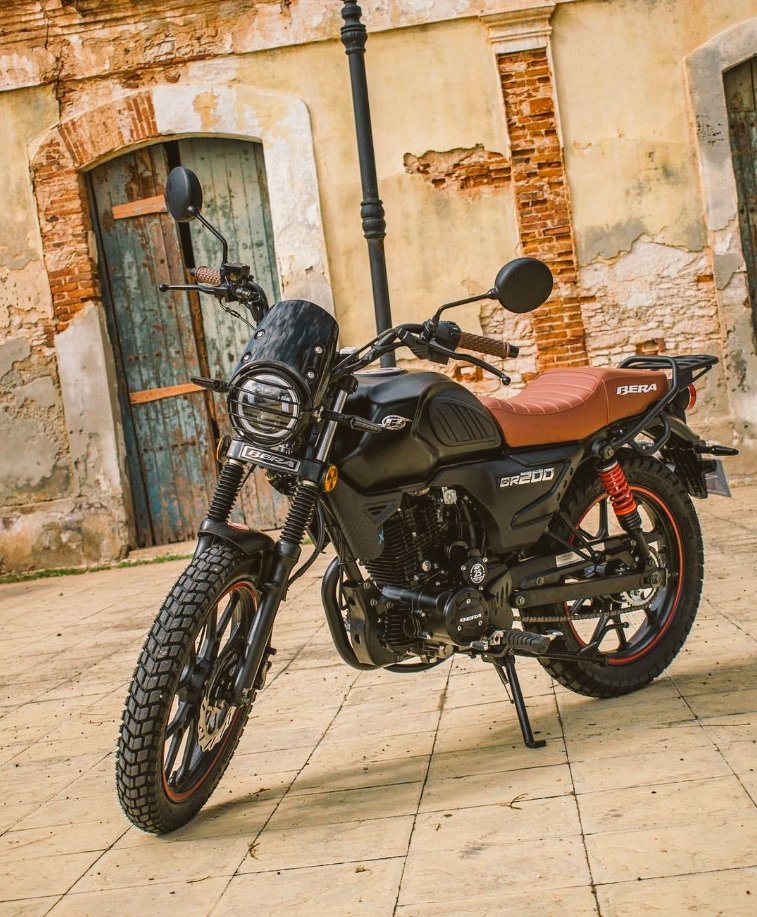JavierELPAPEE's tweet photo. Me logré comprar una moto 0 Km con mucho esfuerzo 🙏🏻

La Bera BR 200🔥

(No sabía manejar y aprendí en 2 días) https://t.co/0zu7gORQnV