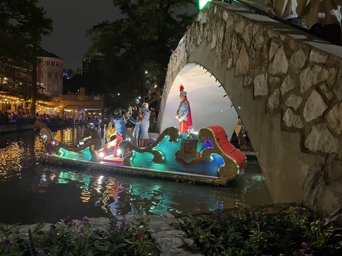 ArceTony's tweet photo. Texas Cavalier River Parade. Fiesta 2023 in SATX. #fiesta #riverparade #satx https://t.co/fDtxsl3KFm