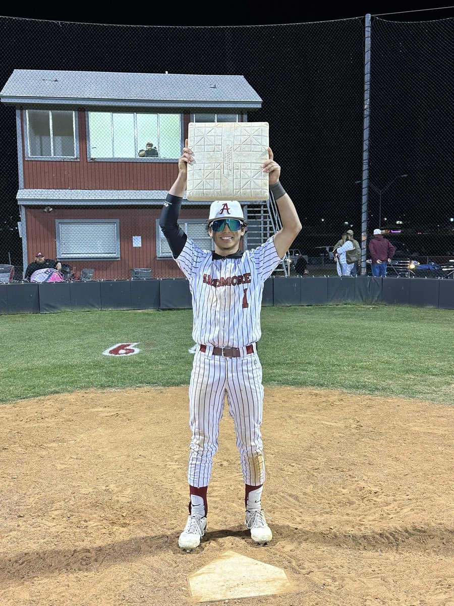 Let me show you what the definition of a DAWG looks like!! The New
‼️ Ardmore High School Career Stolen Base Leader ‼️ 101 and counting at the 5A level ! Best thing about it i get him back next  year ! It’s grinding kid beyond proud of you!  Keep going