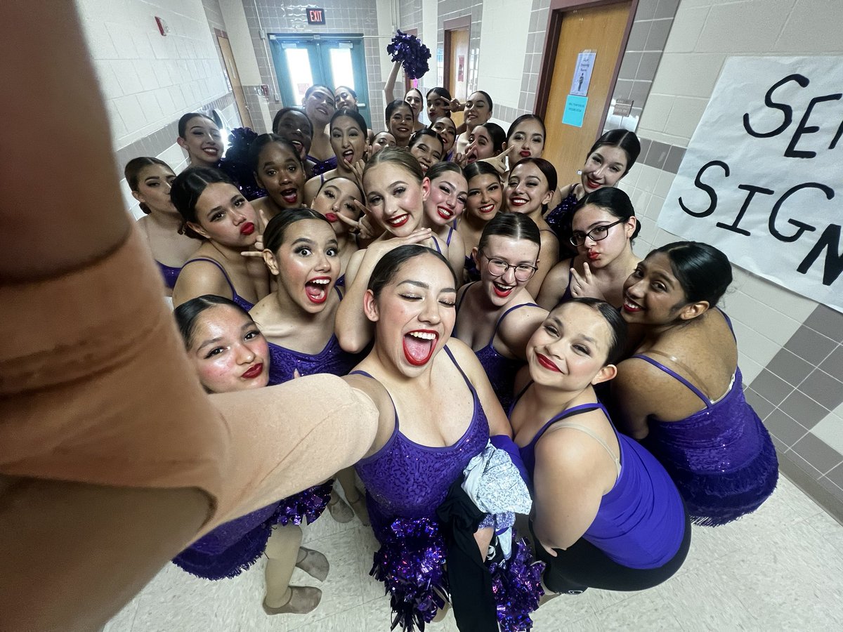 bellappowell_'s tweet photo. spring show was a hit. last time best time w my girls 💛 https://t.co/tSh2ghebRc
