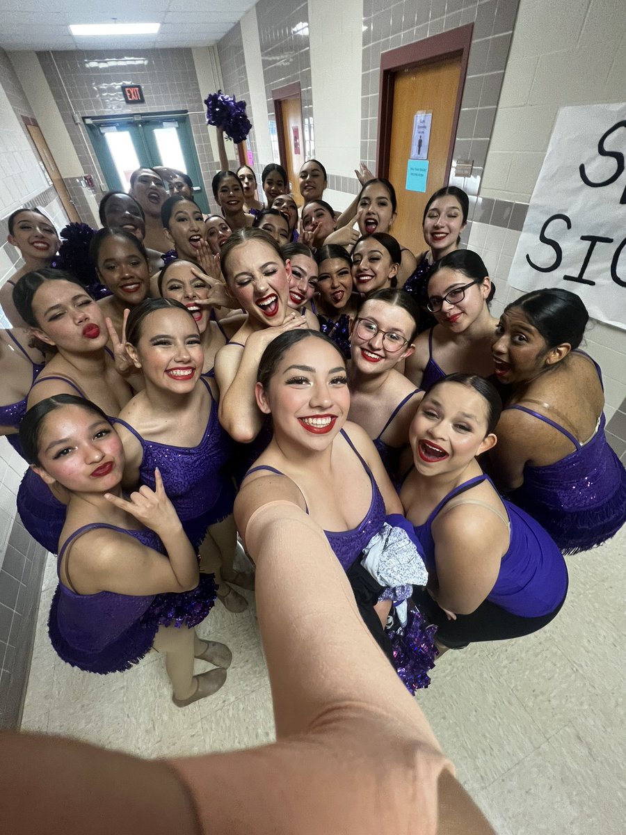 bellappowell_'s tweet photo. spring show was a hit. last time best time w my girls 💛 https://t.co/tSh2ghebRc