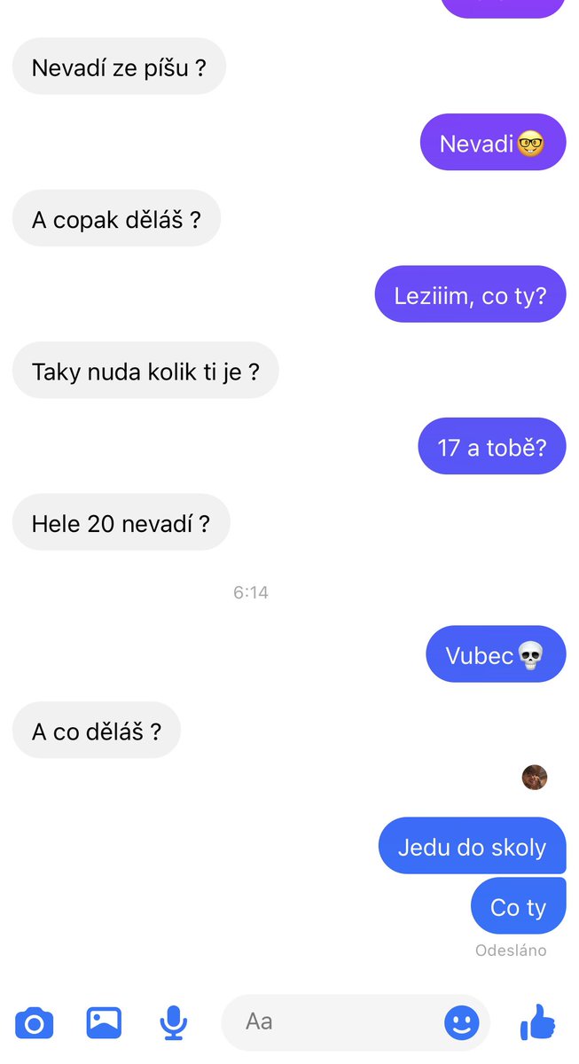 tylovka's tweet photo. Tohle jsou proste tak zbytecny konverzace😭 nenavidim small talky https://t.co/SJUkMJ87QU