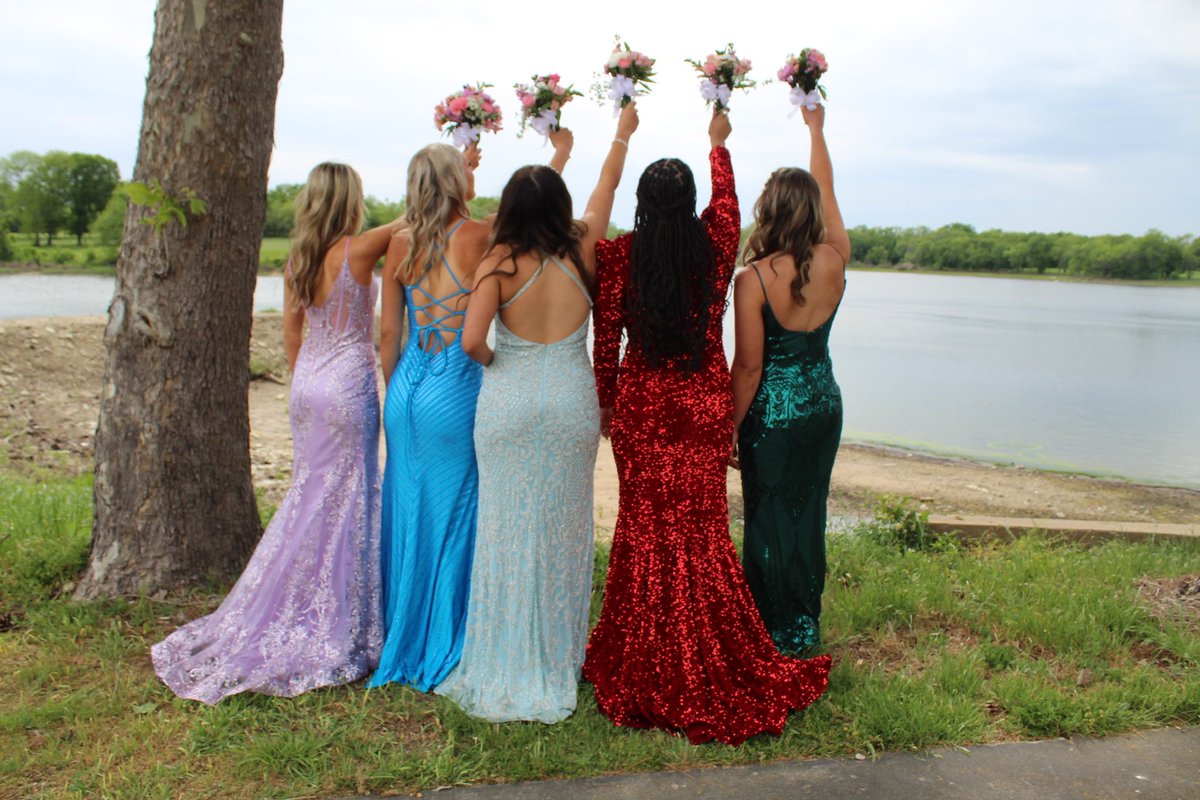 AddisinP's tweet photo. @Addiecakes01 junior prom. https://t.co/1zmdx3qxxP