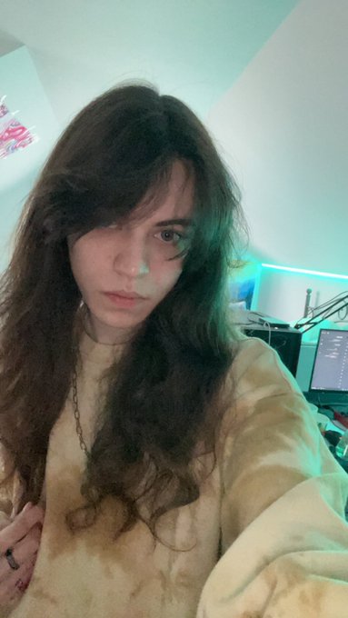 >,,< https://t.co/JlWbbMphX4