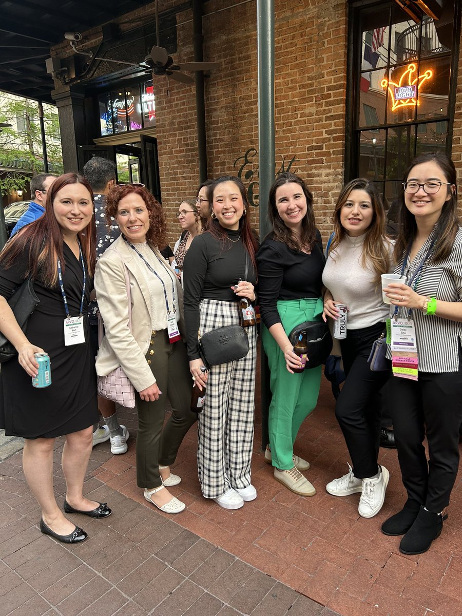 EyeDaisyShu's tweet photo. Great hanging out with the retinal metabolism crew @WertLaboratory 🥰🙌 at @ARVOinfo #arvo2023 https://t.co/mezJJqOEoV
