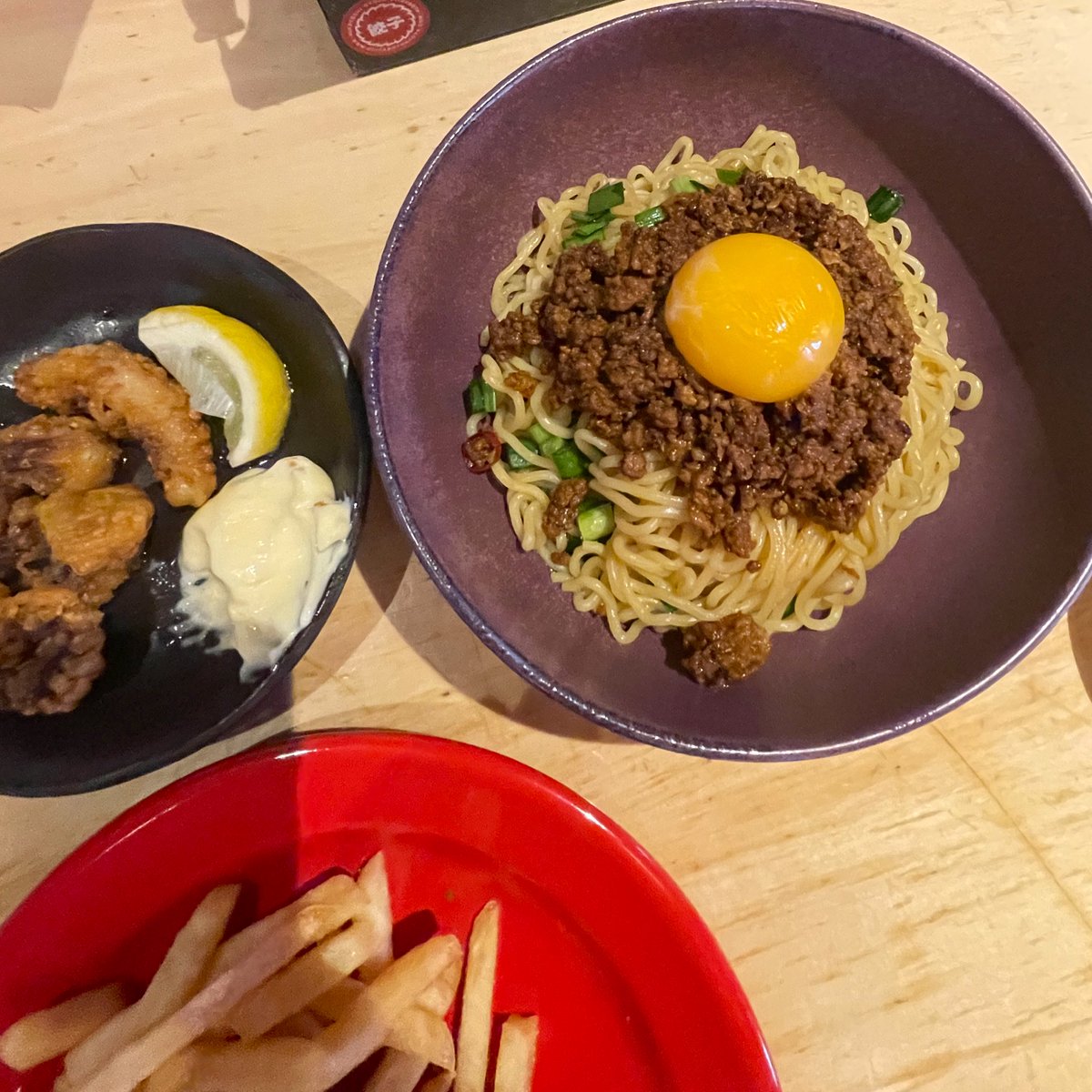 📍なかよし餃子 エリザベス ／ 札幌

安定に美味しかった^^
3枚目食べかけなのは食べるのに夢中すぎて撮り忘れてたからです