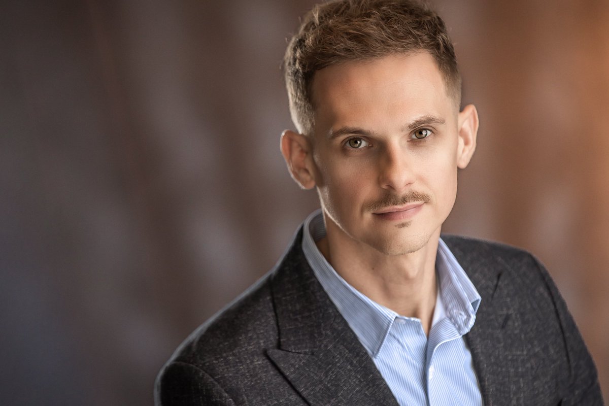 MarkKrocz's tweet photo. Here is Dave’s headshot for a big promotion.

.

.

.

.

.

.

#portrait 
#portraits
#headshots
#headshotphotographer
#headshotstoronto
#businessportraits
#linkedinportraits
#torontoheadshotphotographer
#commercialheadshot
#portraitstoronto
#cinematicheadshot
#cinematicheadshots https://t.co/9pZTFIaRpu