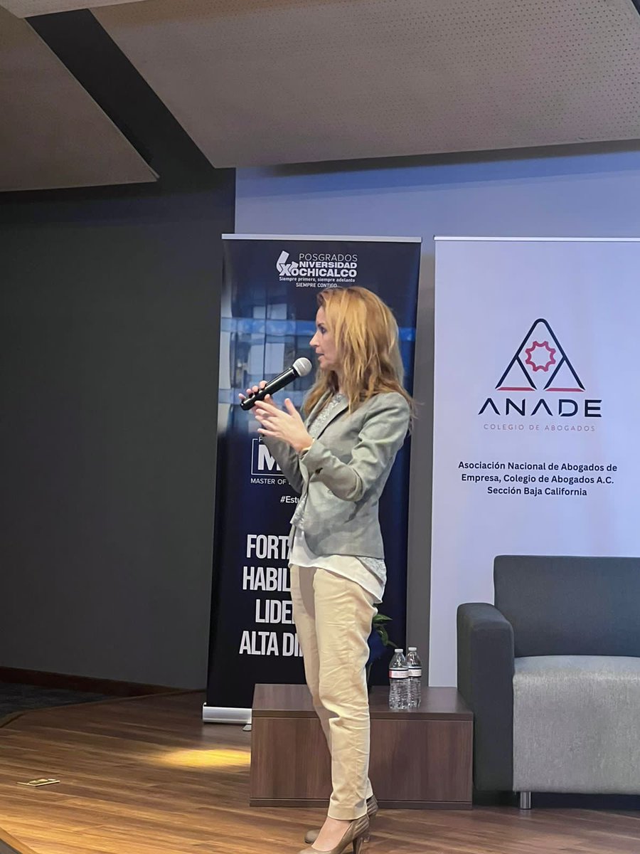 AnadeBaja's tweet photo. ⚖️ Magnífica charla de nuestros expositores Noelia Romero y Eduardo Navarro de Becompliance España. 
#anadebc https://t.co/1hgSOuWotI