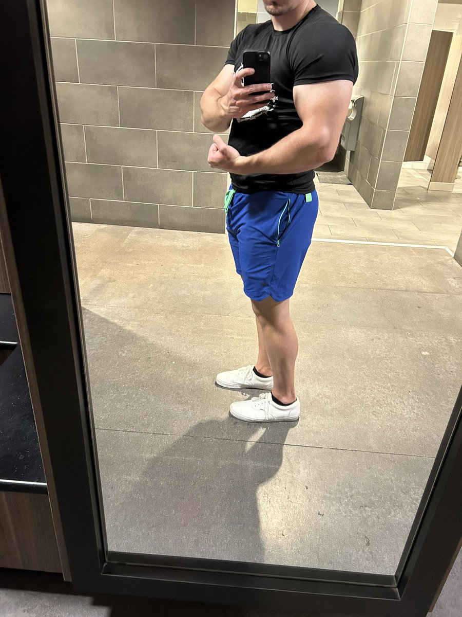 Git pull day

Happy Monday! Hope you all are having a great start to your week. 

Consistent daily progress will lead to amazing results. 

Keep up the grind and success will follow. 💪

#fitdevs