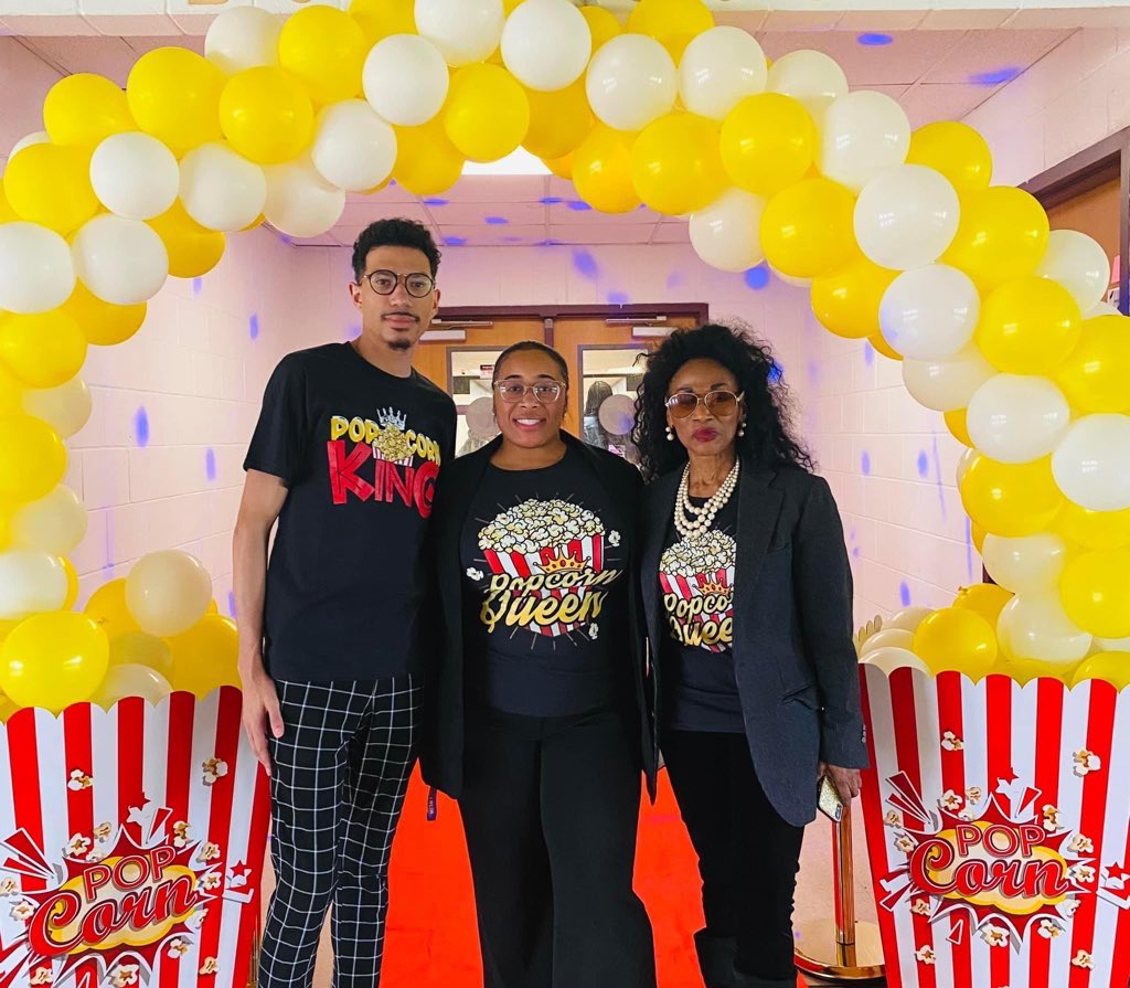 MarlinISD_Elem's tweet photo. MES campus leadership POPPED on the scene during todays pep rally. The theme was Letβs get it POPPING. @Jewelisha_J @mrdkelley @MMcCullum_iLead @wgjefferson #Committedtoexcellence #drivenbypride https://t.co/bOz8b1kwHk