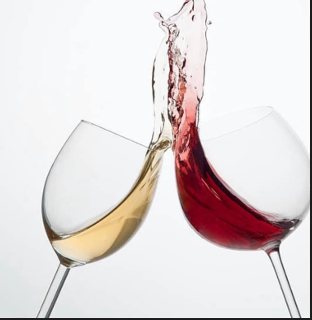 CirenPhoenixWI's tweet photo. Ladies it is Tuesday Wine Club day.  Come and socialise with us at the Twelve Bells tonight at 6pm for an early evening drink. 🍷 https://t.co/X9956Fvpyu