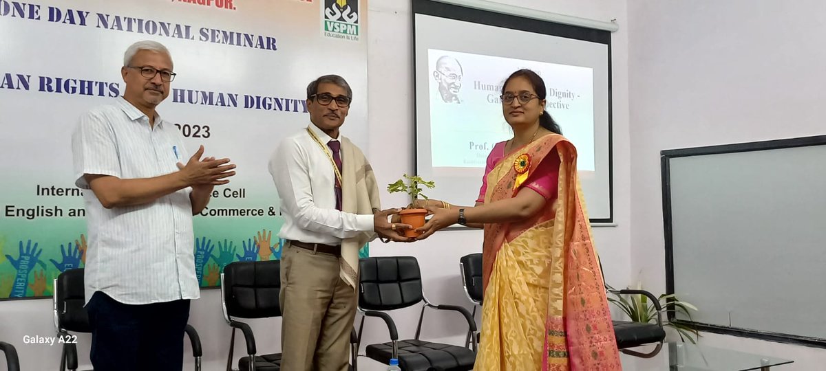 pskadu's tweet photo. Delivered talk on *"Human Rights and Dignity from Gandhian Perspective"* in One day National Seminar on "Human Rights and Human Dignity" organized by IQAC,  Department of English and Commerce &amp; Management at  Jawaharlal Nehru Arts, commerce and Science College, Wadi,#Nagpur https://t.co/WtuzSVtz1O