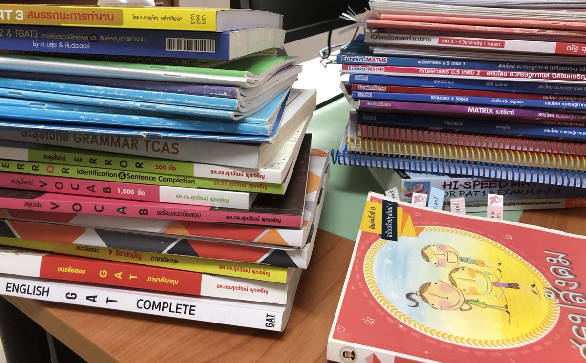mellowbeano's tweet photo. รีวิวหนังสือ + คอร์สเรียนที่ใช้ในการสอบ tgat &amp; a-level ค่า สามารถสแกนดูได้ในยูทูปเลยนะคะ 🌟 #dek66 #dek68 #dek67 #studygram #ALevel66 #alevel #tgat https://t.co/RlYhawjY8U