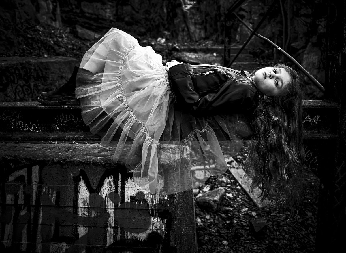 joakimhall's tweet photo. Supercoola Hailey fotograferad förra veckan. #porträttfoto #Stockholm #Vinterviken https://t.co/L2NsGnGZvq