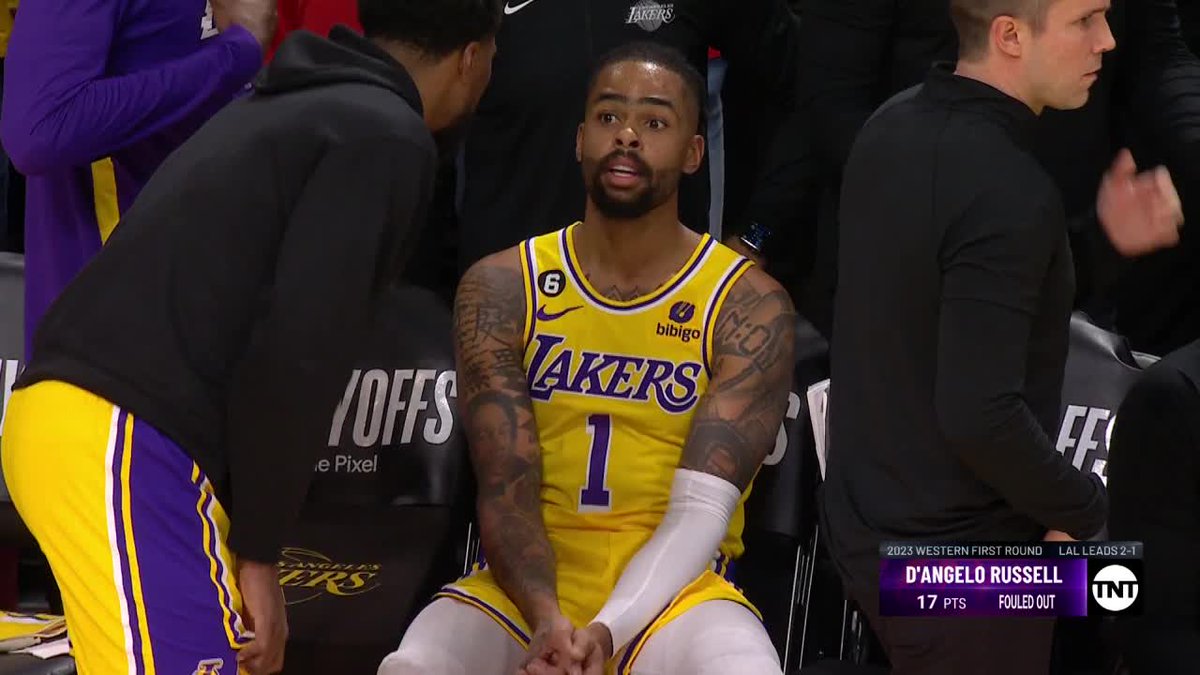 BleacherReport's tweet photo. D-Lo fouled out https://t.co/M1ZGNwwI92