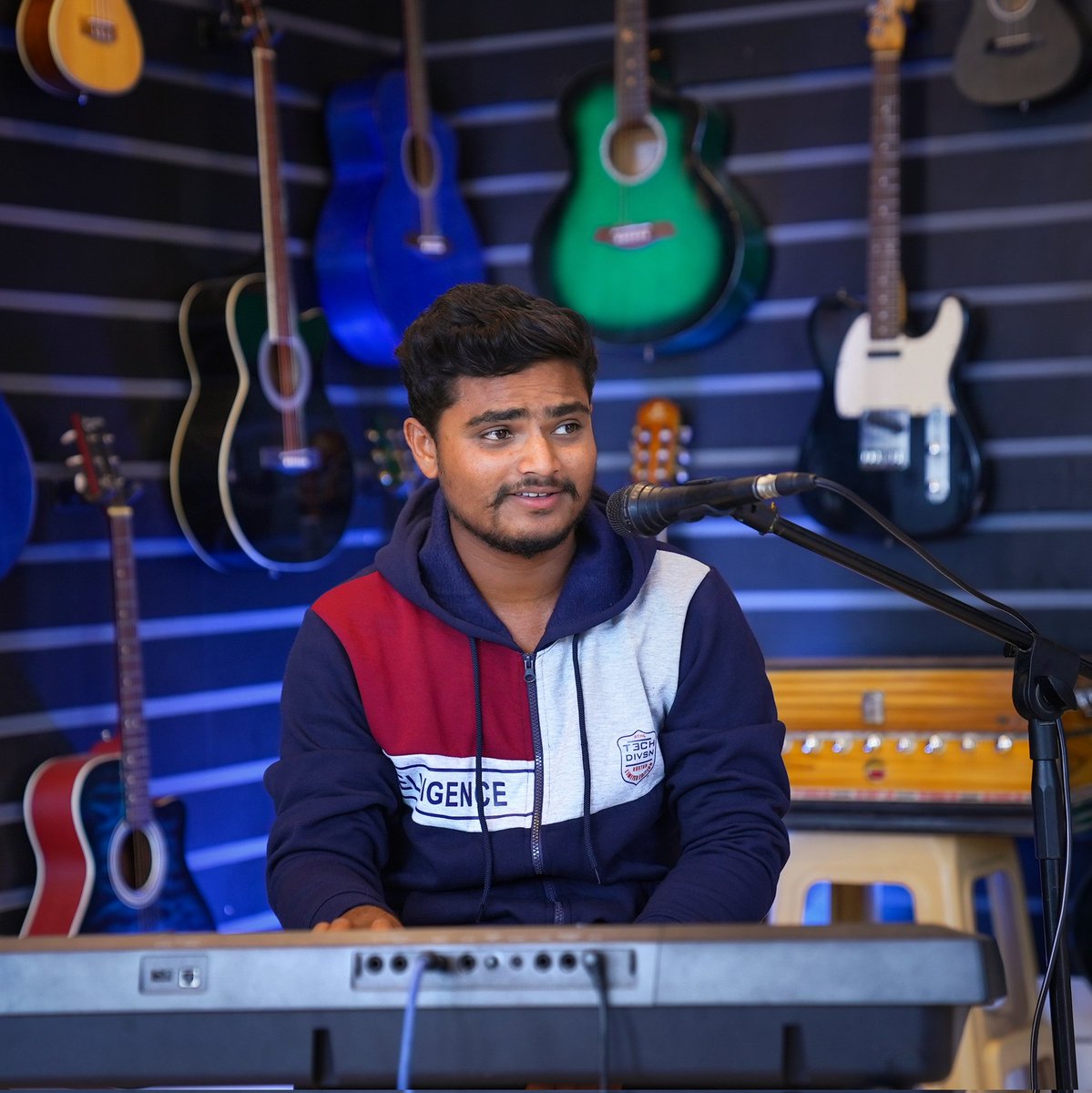 nareshnanioffi's tweet photo. Love Medley Songs Coming Soon 💖
 #NareshNani #nareshnaniofficial #nareshnanisinger #nnsongs https://t.co/v0SXParwqH