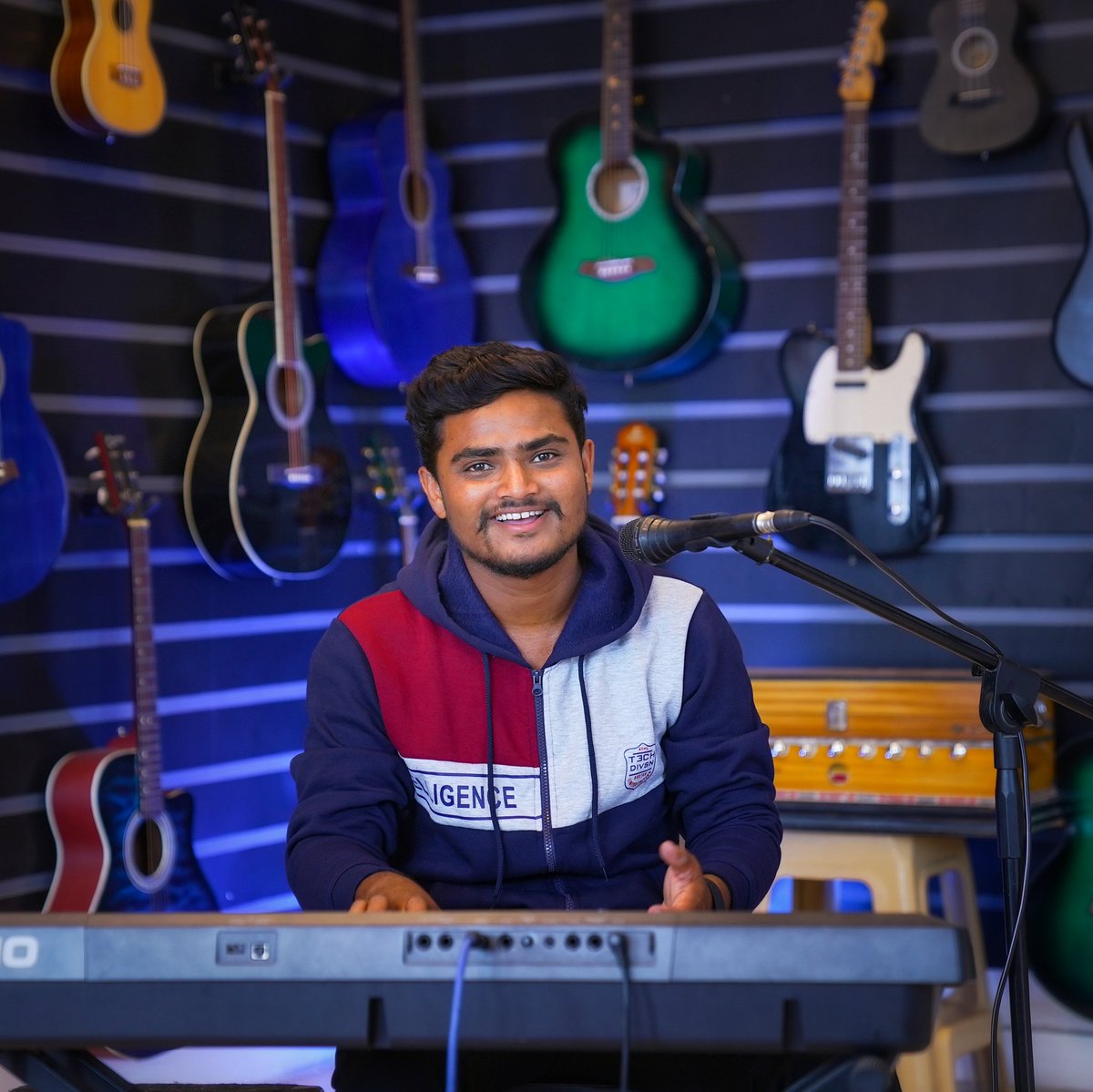 nareshnanioffi's tweet photo. Love Medley Songs Coming Soon 💖
 #NareshNani #nareshnaniofficial #nareshnanisinger #nnsongs https://t.co/v0SXParwqH