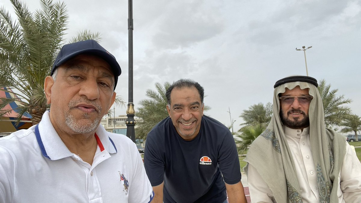 اسرني جمال المنظر
وثّقته
وجلست أتأمّله
وامتدت بي الوقت طويلاً
أكثر من ستين دقيقة 
ساند ذلك الدردشة المفيدة مع الأصدقاء من مرتادي المضمار