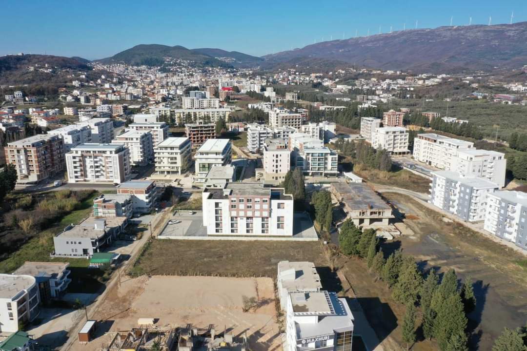 GeZimMavRic's tweet photo. Fusha e #Ulqinit pa park dhe vetem beton! https://t.co/R0GZpdlRHV