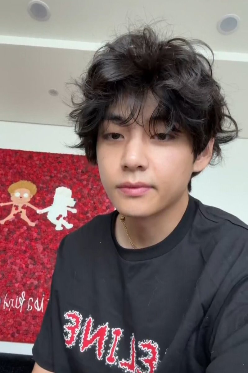 nay on Twitter "HE LOOKS SO ADORABLE WITH HIS BED HEAD I WANNA HUG HIM