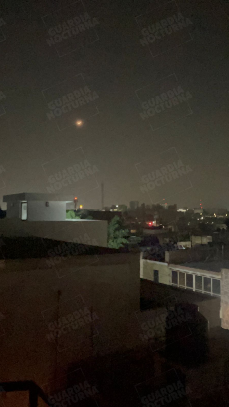 GNocturnaMX's tweet photo. Esta noche se pueden apreciar un fuerte olor a quemado y humo en el ambiente en gran parte de la Zona Metropolitana de Guadalajara, derivado de los incendios forestales suscitados en las últimas horas #ReporteNocturno https://t.co/1FOpoCmukH