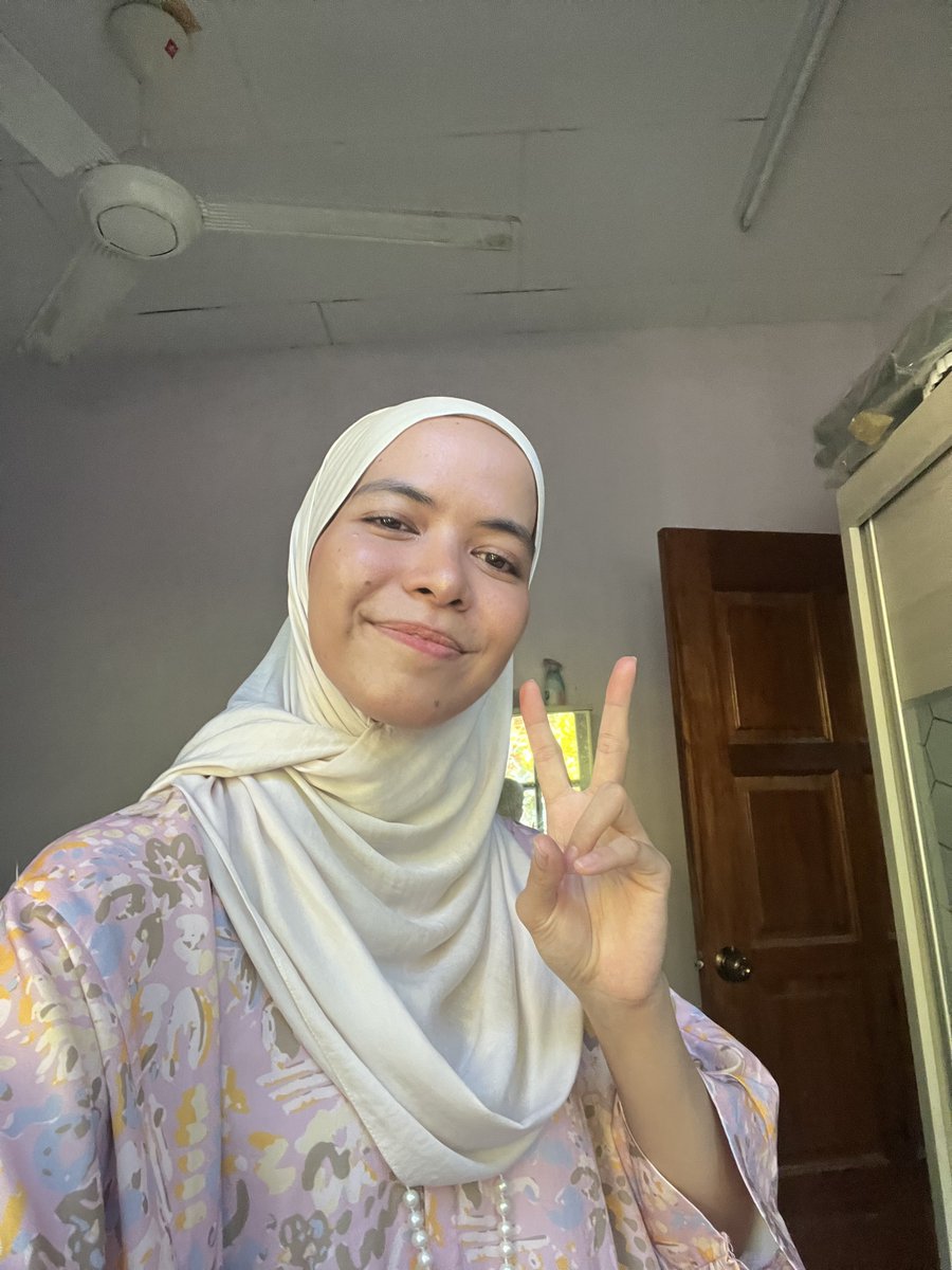 hakimahsuib's tweet photo. sebab saya suka selfie raya ketiga 🤳🏻 https://t.co/DjmY8eZe0k
